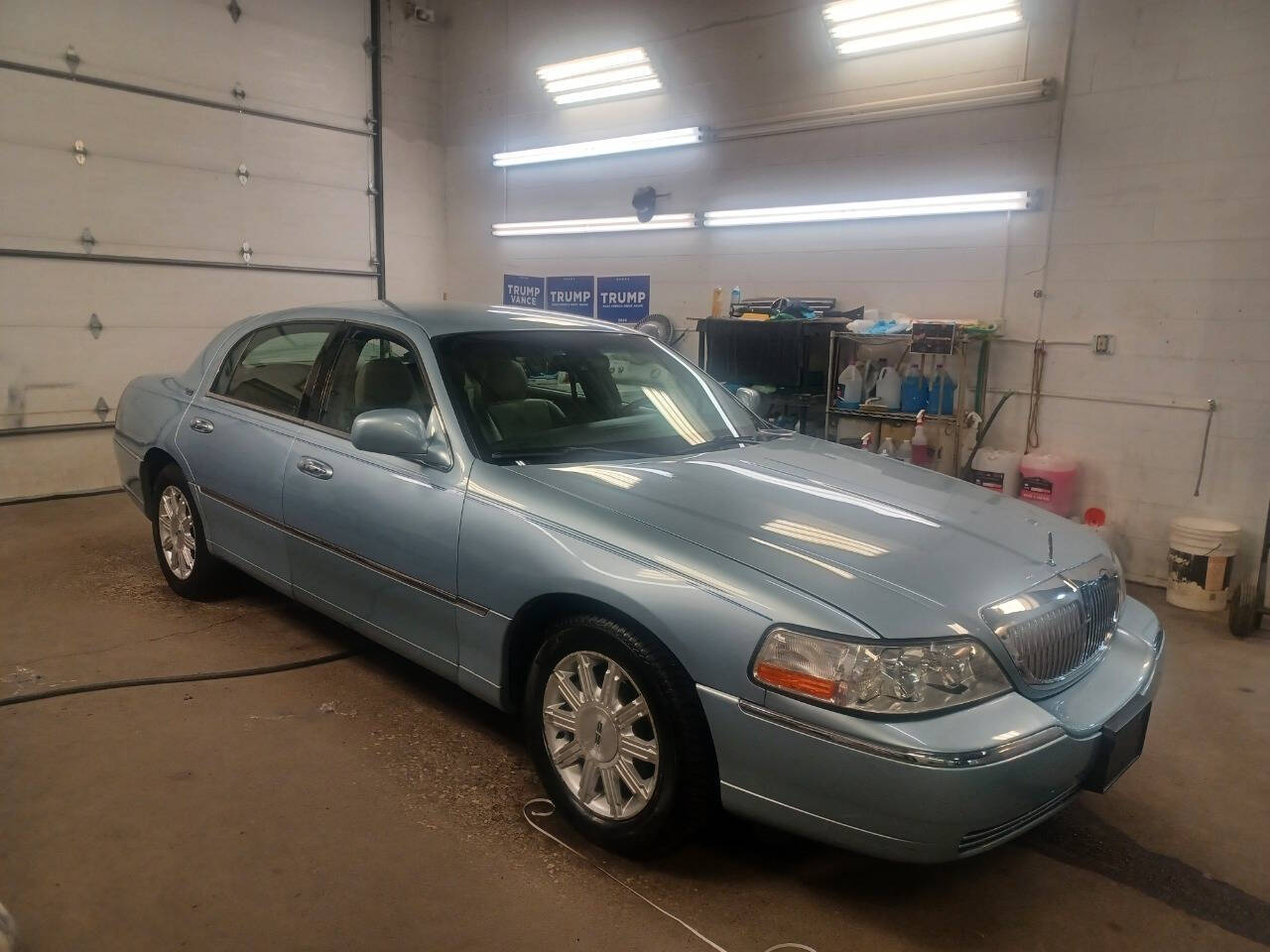 2009 Lincoln Town Car for sale at Down River Motor Sales in Allen Park, MI