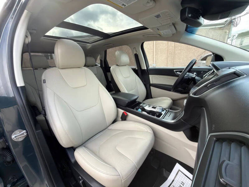 2019 Ford Edge Titanium