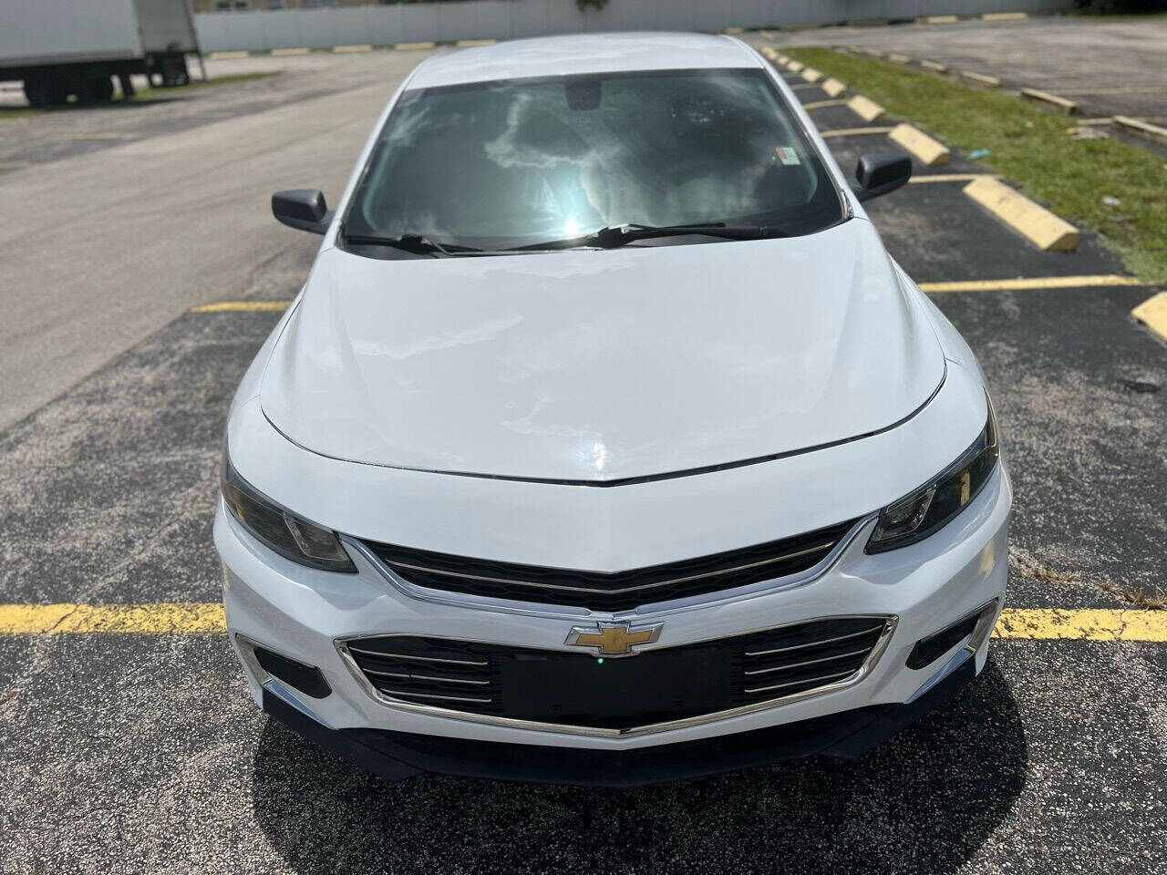 2017 CHEVROLET Malibu Sedan - $14,800