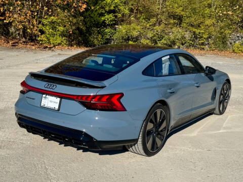 2024 Audi e-tron GT quattro Prestige