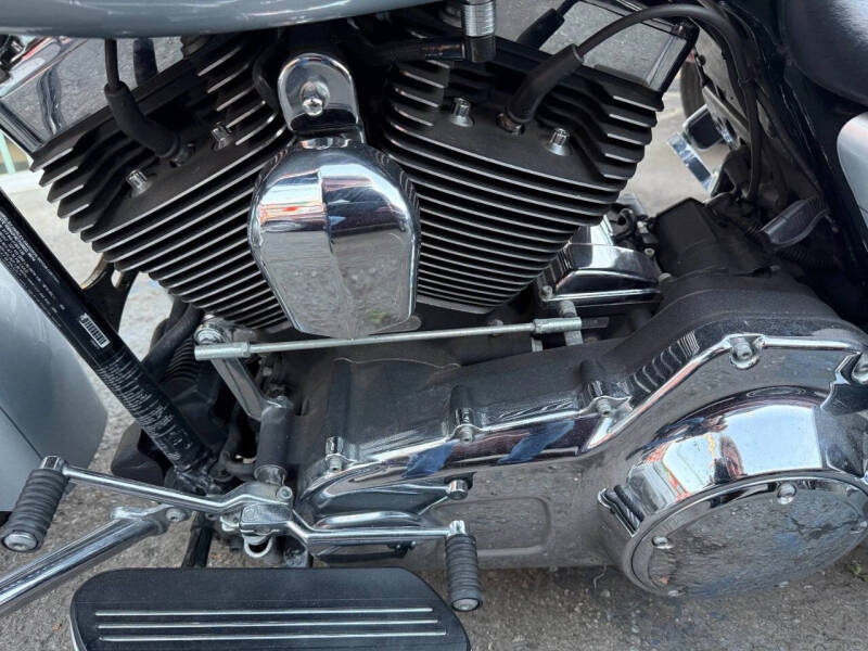 2015 Harley-Davidson Street Glider