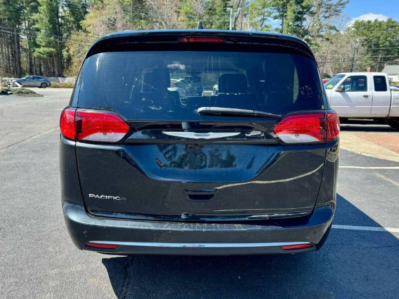 2017 Chrysler Pacifica Touring-L