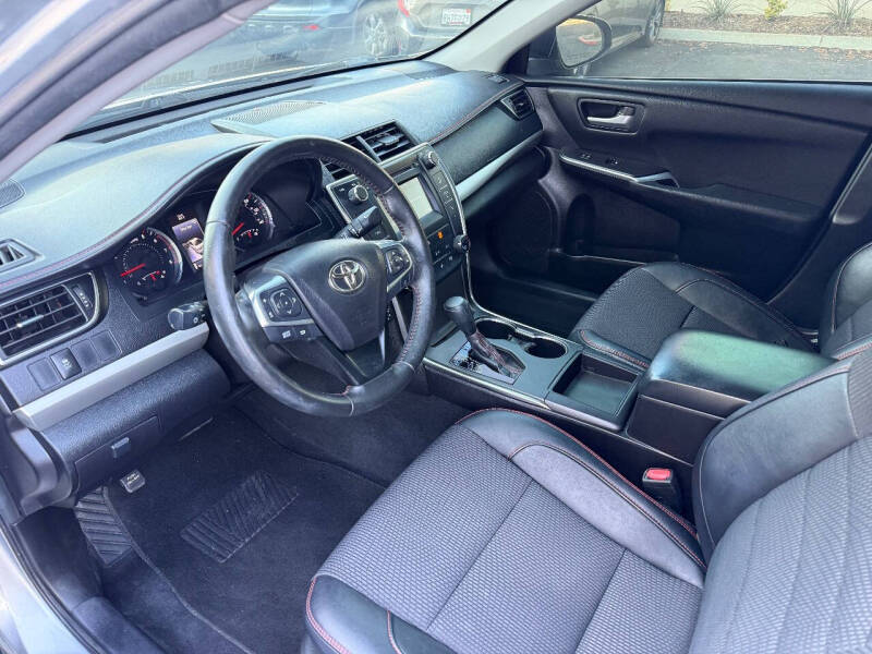 2016 Toyota Camry SE