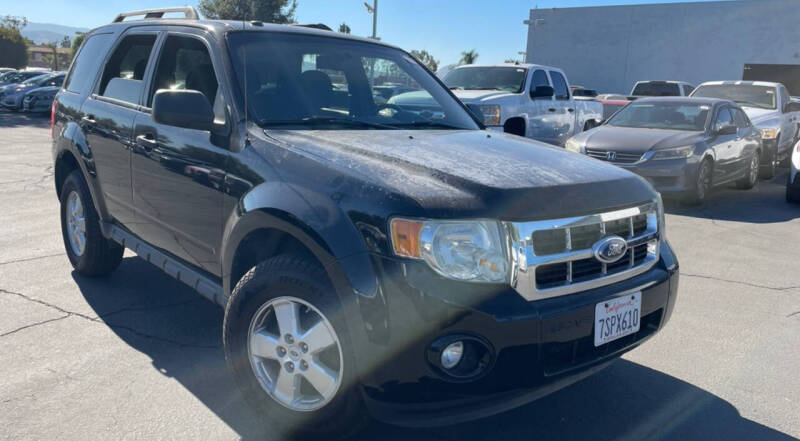 2010 Ford Escape null photo 3