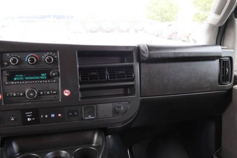 2025 Chevrolet Express LT 3500