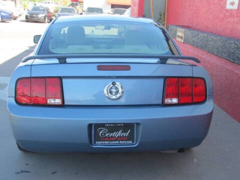 2006 Ford Mustang V6 Deluxe