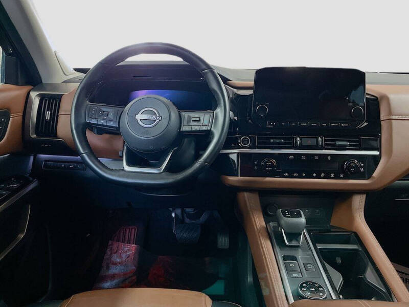 2024 Nissan Pathfinder Platinum