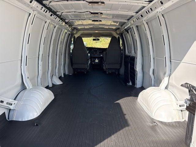 2025 GMC Savana 2500