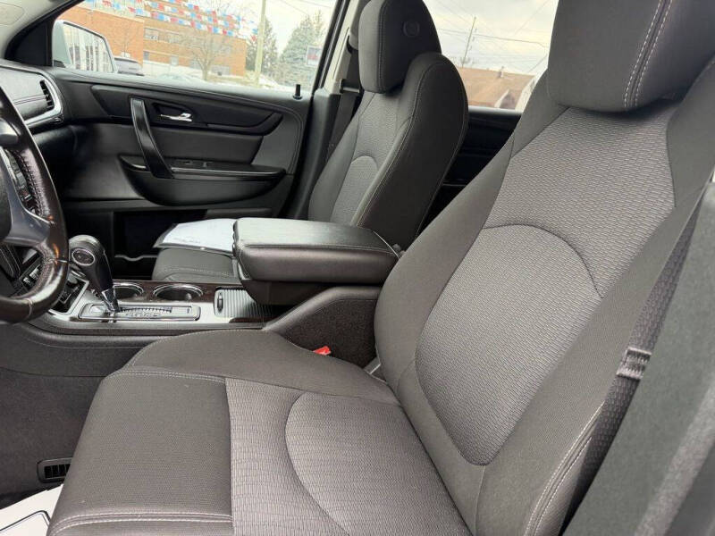 2017 Chevrolet Traverse LT