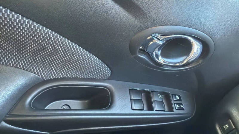 2015 Nissan Versa 1.6 S