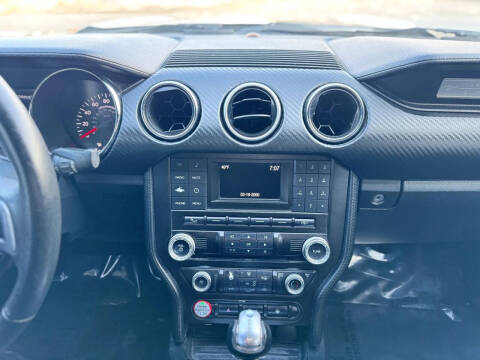 2016 Ford Mustang V6