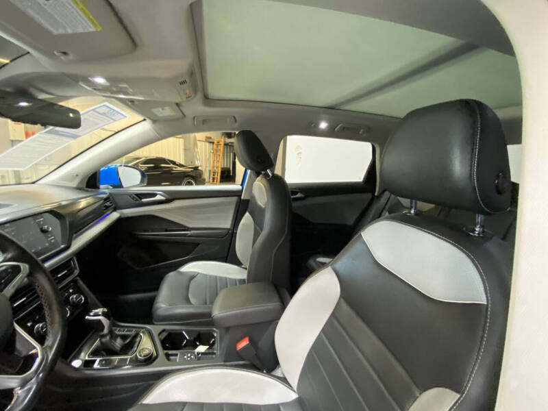 2024 Volkswagen Taos SEL 4Motion