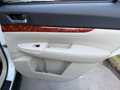 2010 Subaru Outback 2.5i Limited