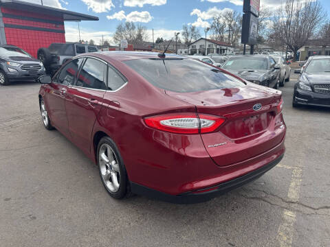 2016 Ford Fusion SE