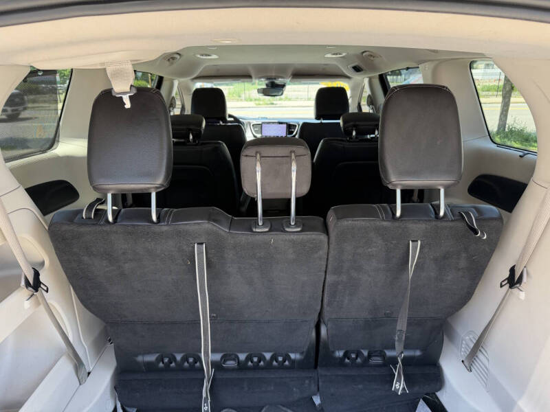 2022 Chrysler Pacifica Touring L