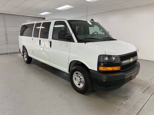 2025 Chevrolet Express LS 3500