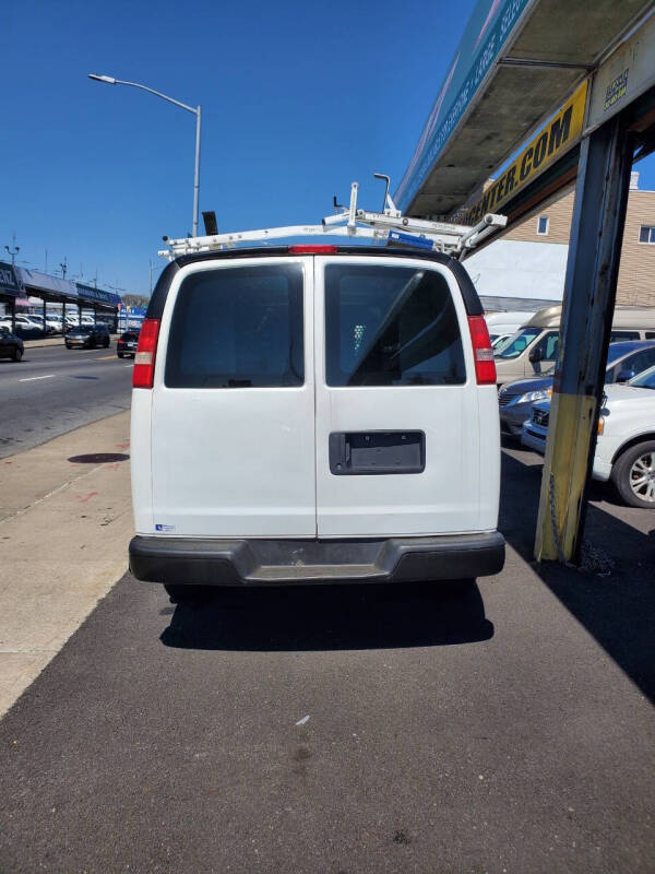 2017 GMC Savana 2500