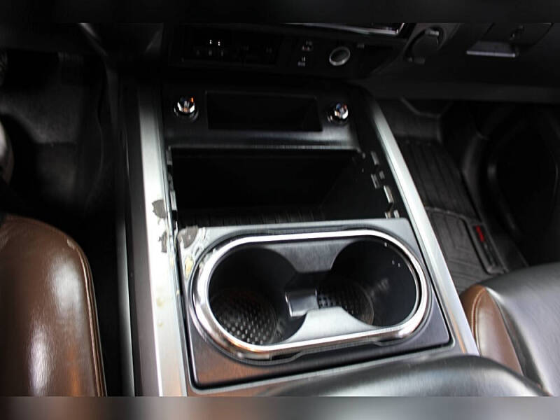 2017 Nissan Titan Platinum Reserve