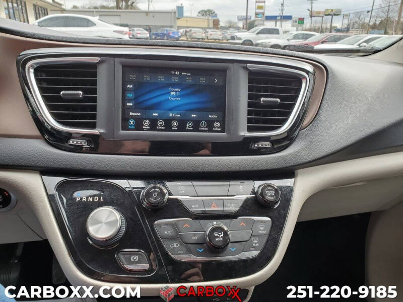 2020 Chrysler Voyager LXi