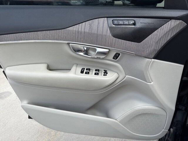 2022 Volvo XC90 Recharge T8 Inscription 6P