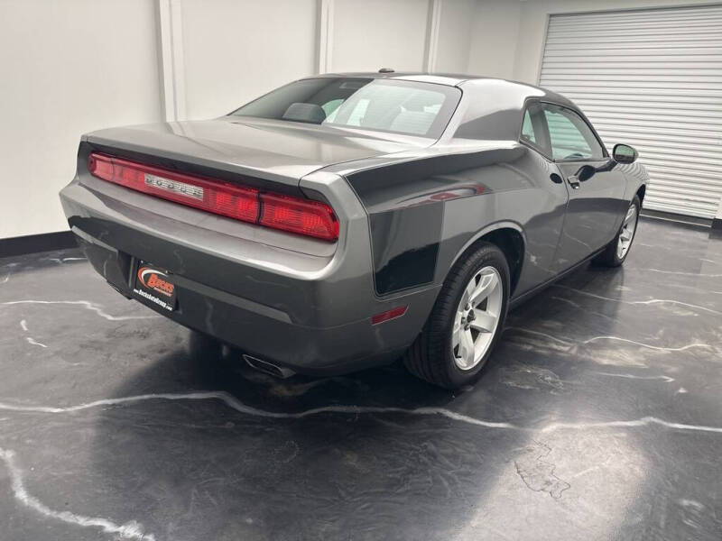 2012 Dodge Challenger SXT