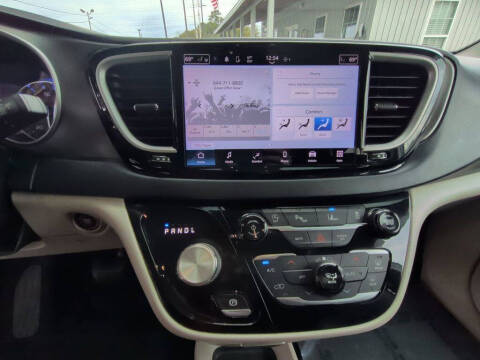 2022 Chrysler Pacifica Touring L
