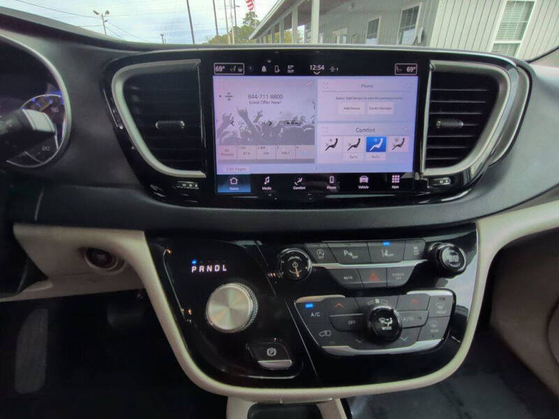 2022 Chrysler Pacifica Touring L