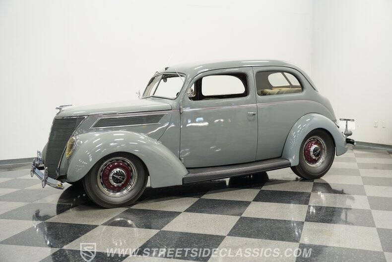 1937 Ford Tudor