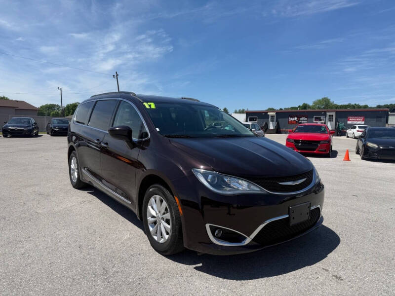 2017 Chrysler Pacifica Touring Plus
