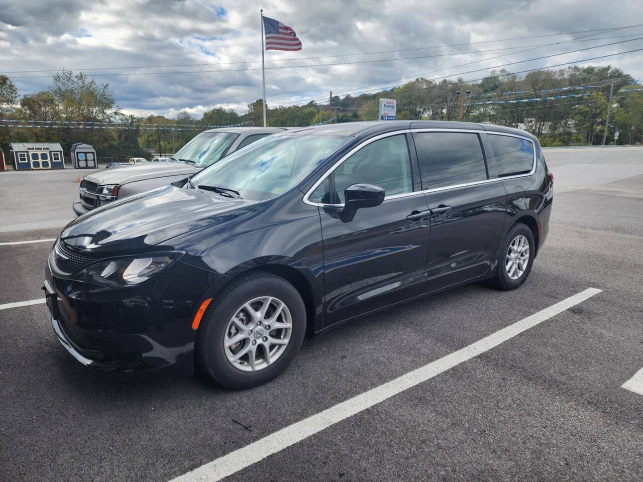 2022 Chrysler Voyager for sale at Auto Energy in Lebanon, VA