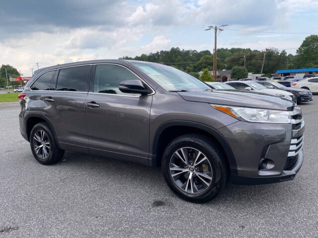 2017 Toyota Highlander for sale at Driven Pre-Owned in Lenoir, NC