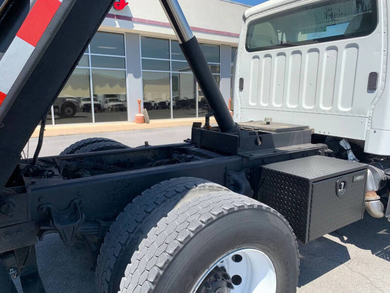 2016 Freightliner M2 106
