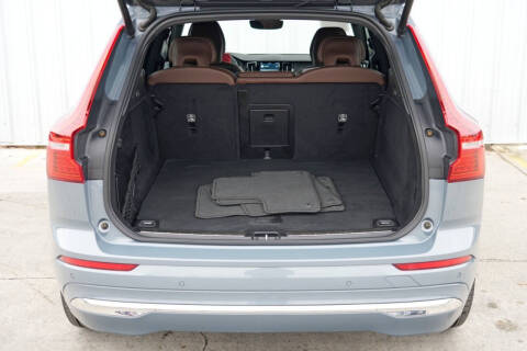 2022 Volvo XC60 Recharge T8 Inscription Expression