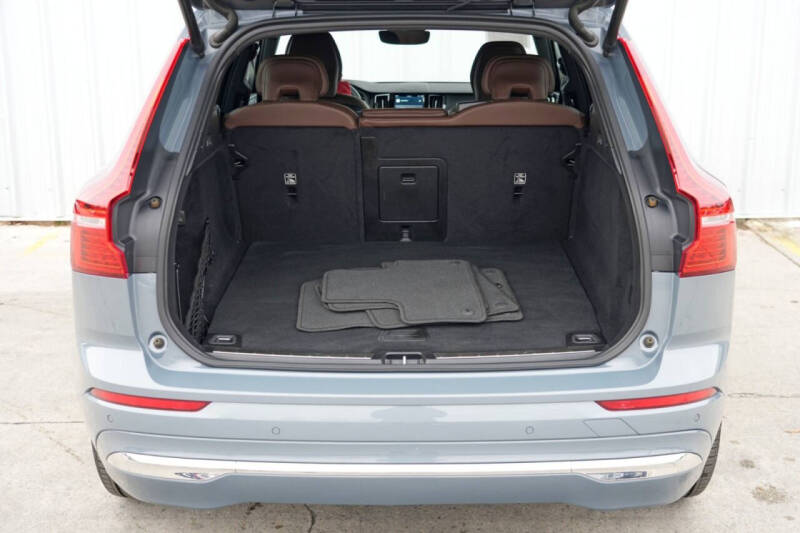 2022 Volvo XC60 Recharge T8 Inscription Expression