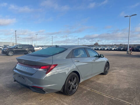 2022 Hyundai Elantra