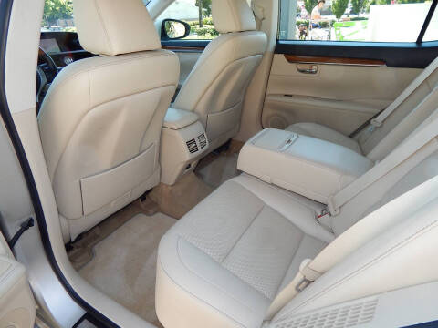 2013 Lexus ES 300h