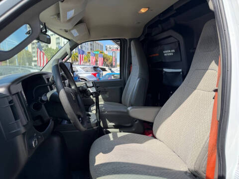 2022 Chevrolet Express 2500