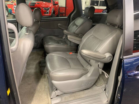 2004 Toyota Sienna