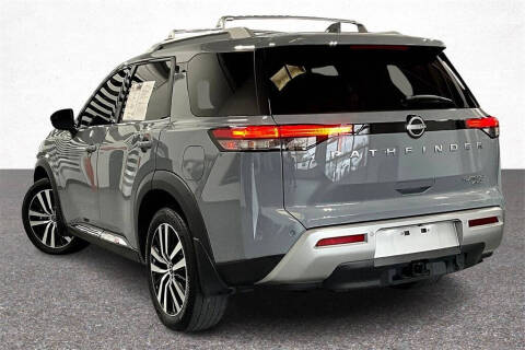 2023 Nissan Pathfinder Platinum