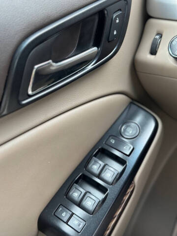 2017 GMC Yukon XL SLE