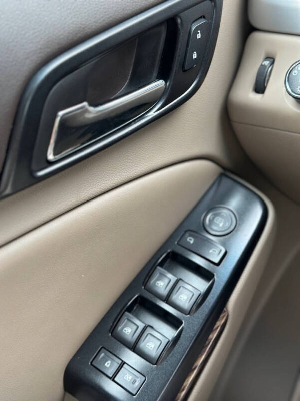 2017 GMC Yukon XL SLE