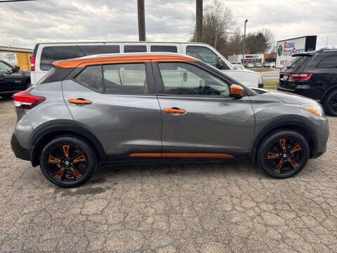 2019 Nissan Kicks SR