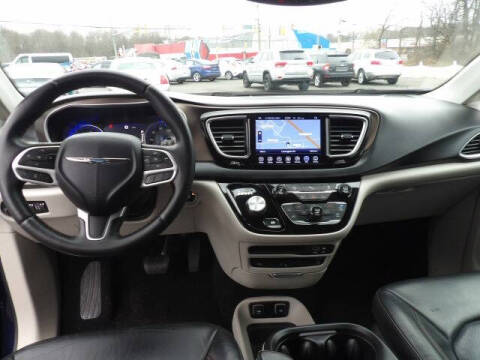 2017 Chrysler Pacifica Touring-L Plus