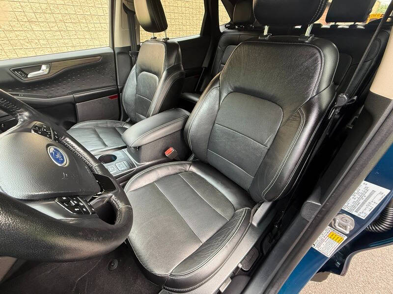 2020 Ford Escape Hybrid Titanium