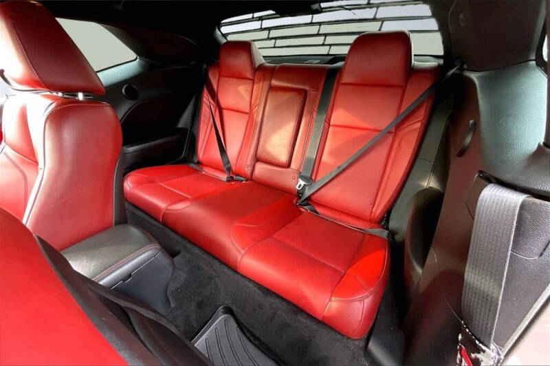 2016 Dodge Challenger SXT