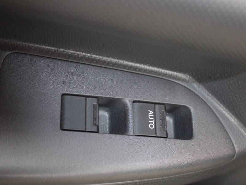 2025 Isuzu NRR
