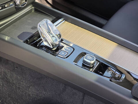 2026 Volvo XC60 T8 Plus