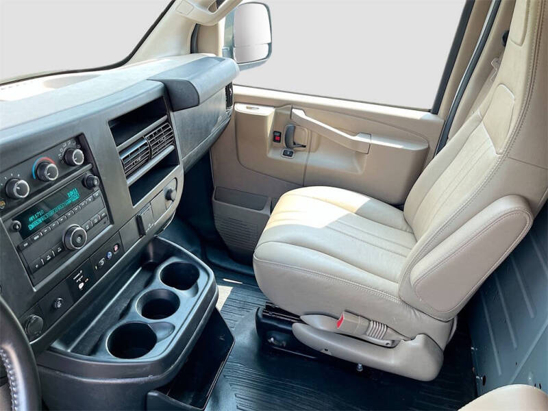 2023 GMC Savana 3500