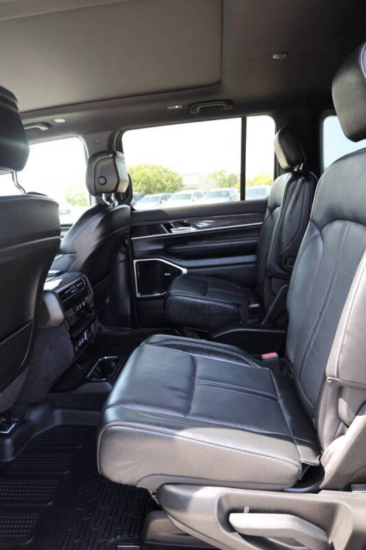 2022 Jeep Wagoneer Series III