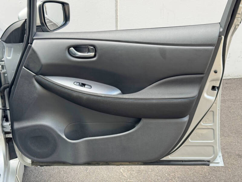 2023 Nissan LEAF S